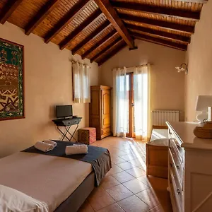 al-centro-della-citta-nei-vicoli-del-borgo.hotelitalianriviera.com/